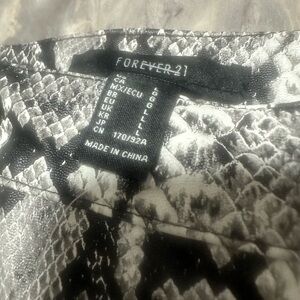 Forever 21 Monochrome Snake Print Skirt